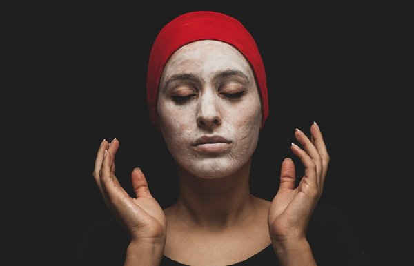 Comment nettoyer votre visage en douceur : les incontournables étapes d'une routine efficace